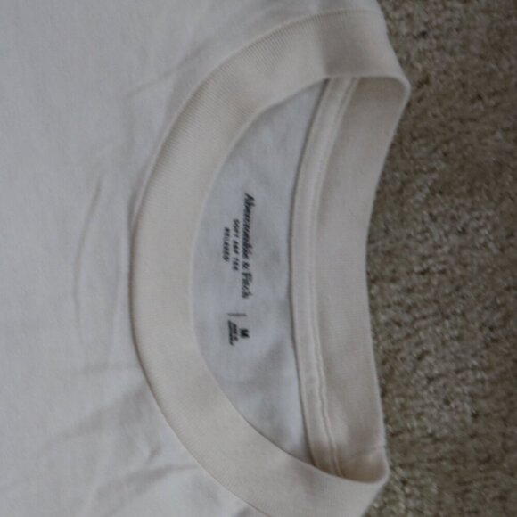 Abercrombie & Fitch Graphic Tee - Picture 3 of 3